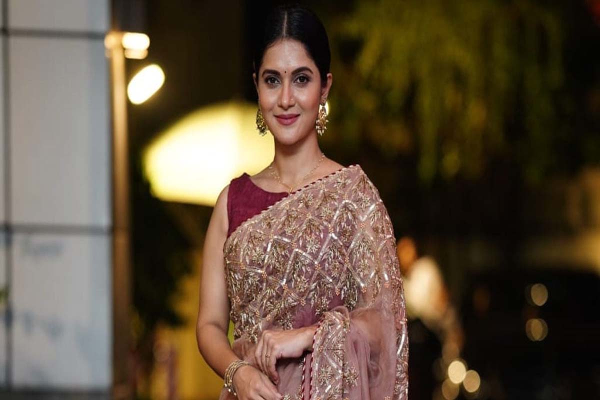 মিথিলার মুকুটে নয়া পালক