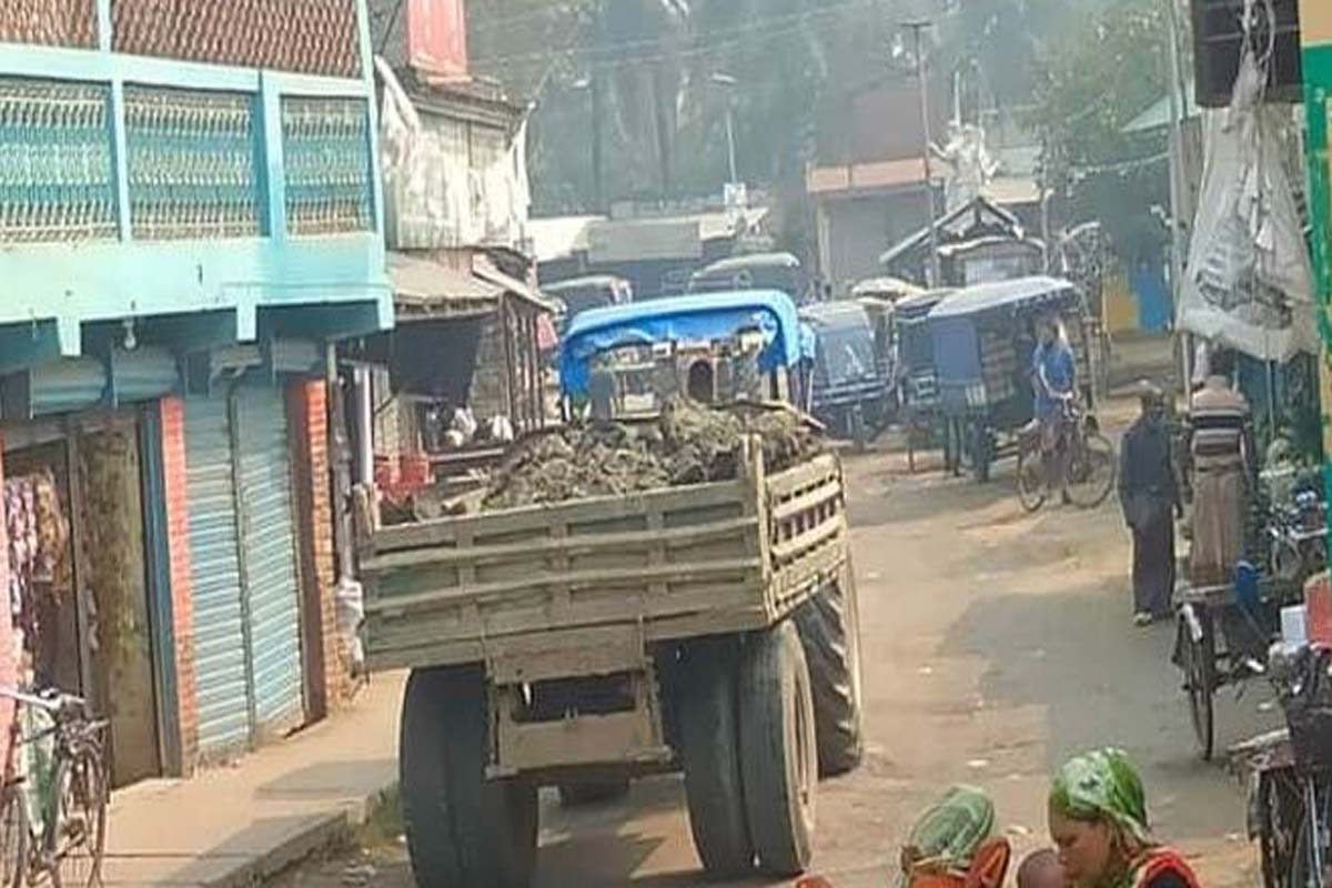 যশোরে ট্রাক্টরচাপায় গৃহবধূ নিহত, আহত ৩