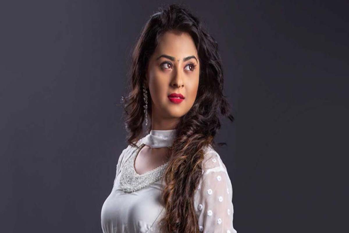 অতিষ্ঠ হয়ে থানায় জিডি করলেন বুবলী