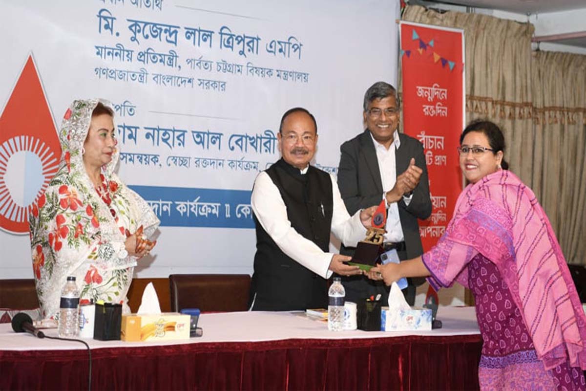 ‘রক্তদাতারা মানবিক গুণের অধিকারী’