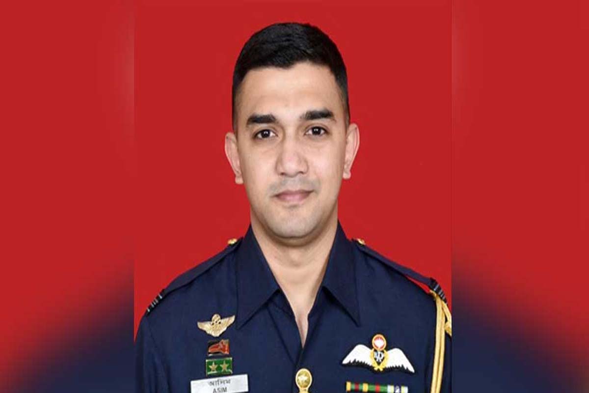 বিমান ঘাঁটিতে পাইলট আসিমের দ্বিতীয় জানাজা অনুষ্ঠিত