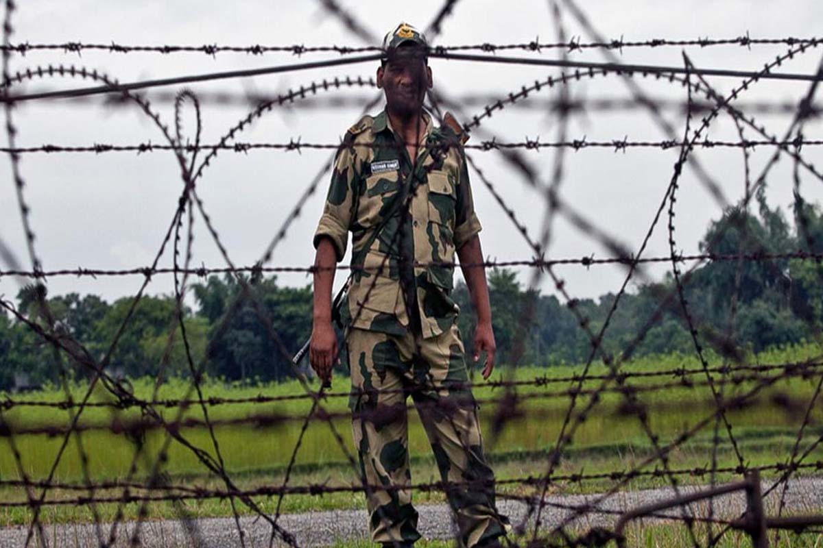 সীমান্তে ফের বিএসএফের গুলি