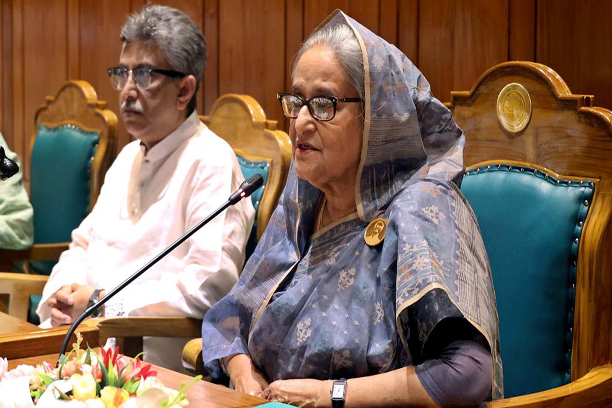 মন্ত্রী-এমপিদের হুঁশিয়ারি দিলেন প্রধানমন্ত্রী