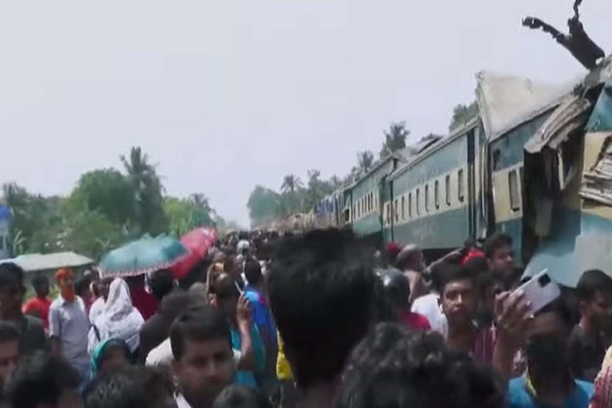 গাজীপুরে দুই ট্রেনের সংঘর্ষ, আহত অর্ধশতাধিক