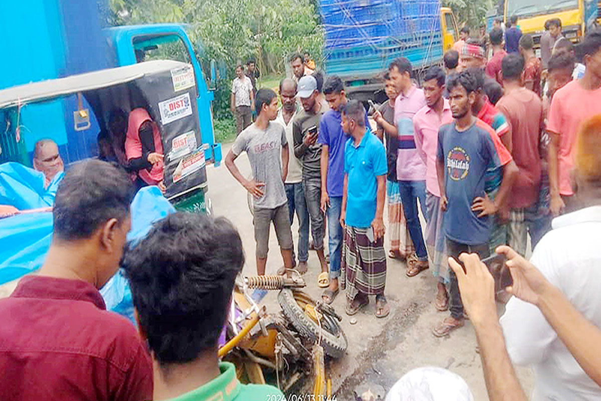 ফুলবাড়ীতে অটোরিকশা-ট্রাক সংঘর্ষ, নিহত ২