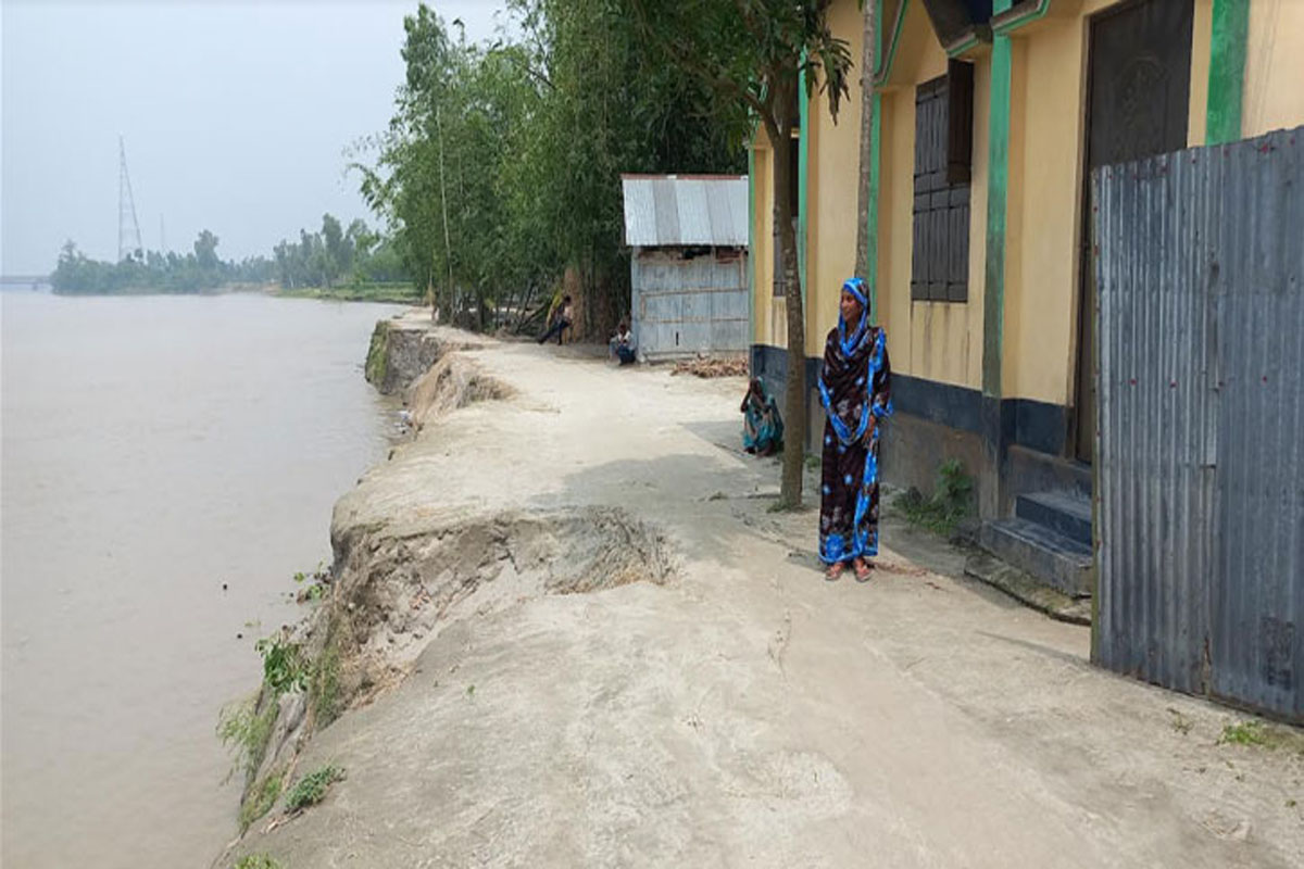 অসময়ে আগ্রাসী তিস্তা, বর্ষার আগেই ভাঙন