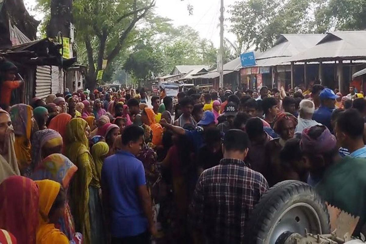 অটোরিকশায় ডাম্প ট্রাকের ধাক্কা, ব্যবসায়ী নিহত