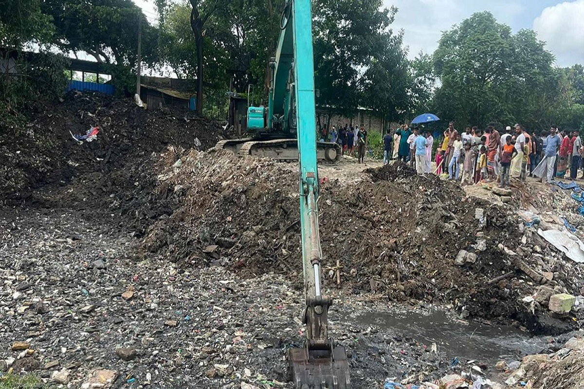 সাদিক অ্যাগ্রোর উদ্ধার করা অংশে খাল খনন শুরু