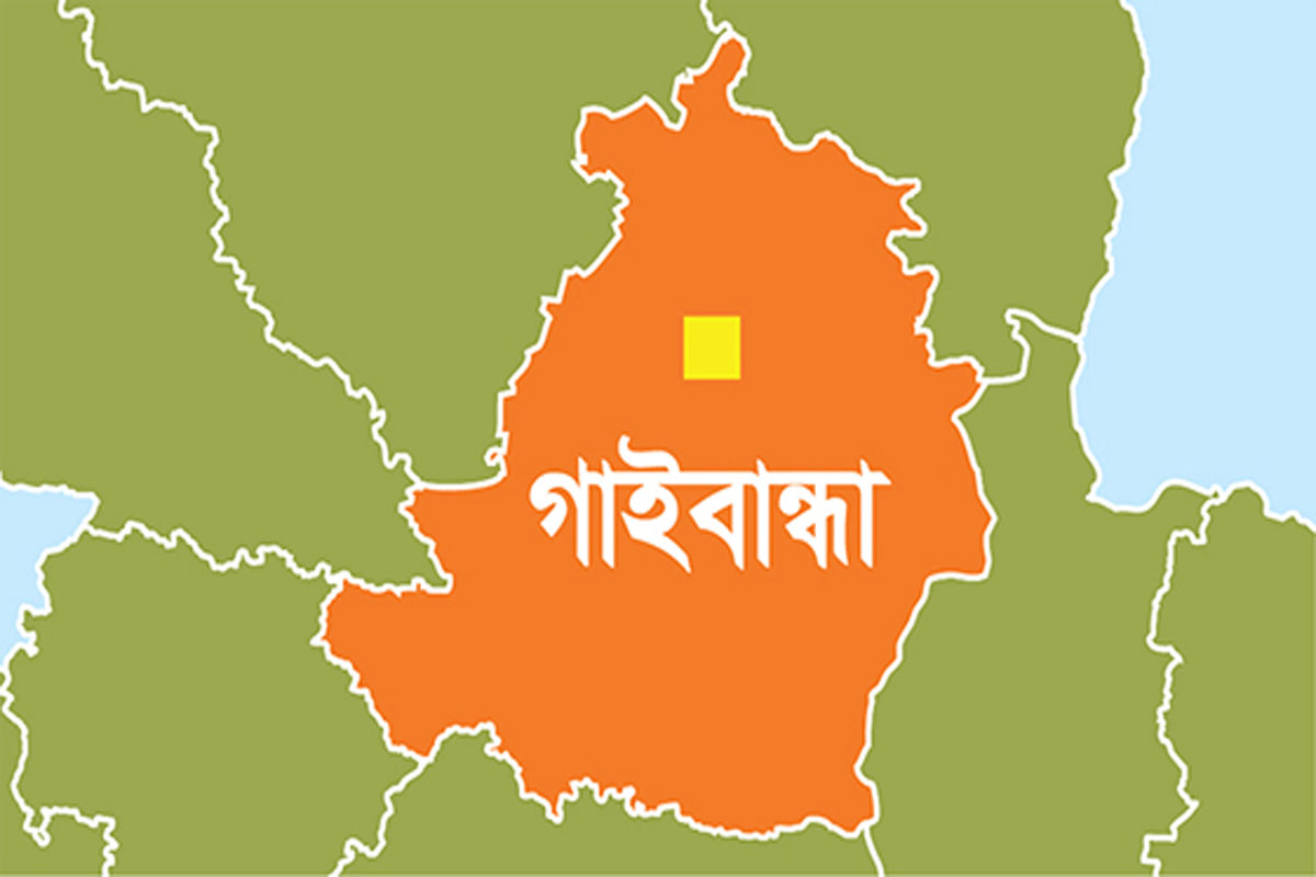 পশুরহাট বসানো নিয়ে পুলিশের উপর হামলা, আটক ২