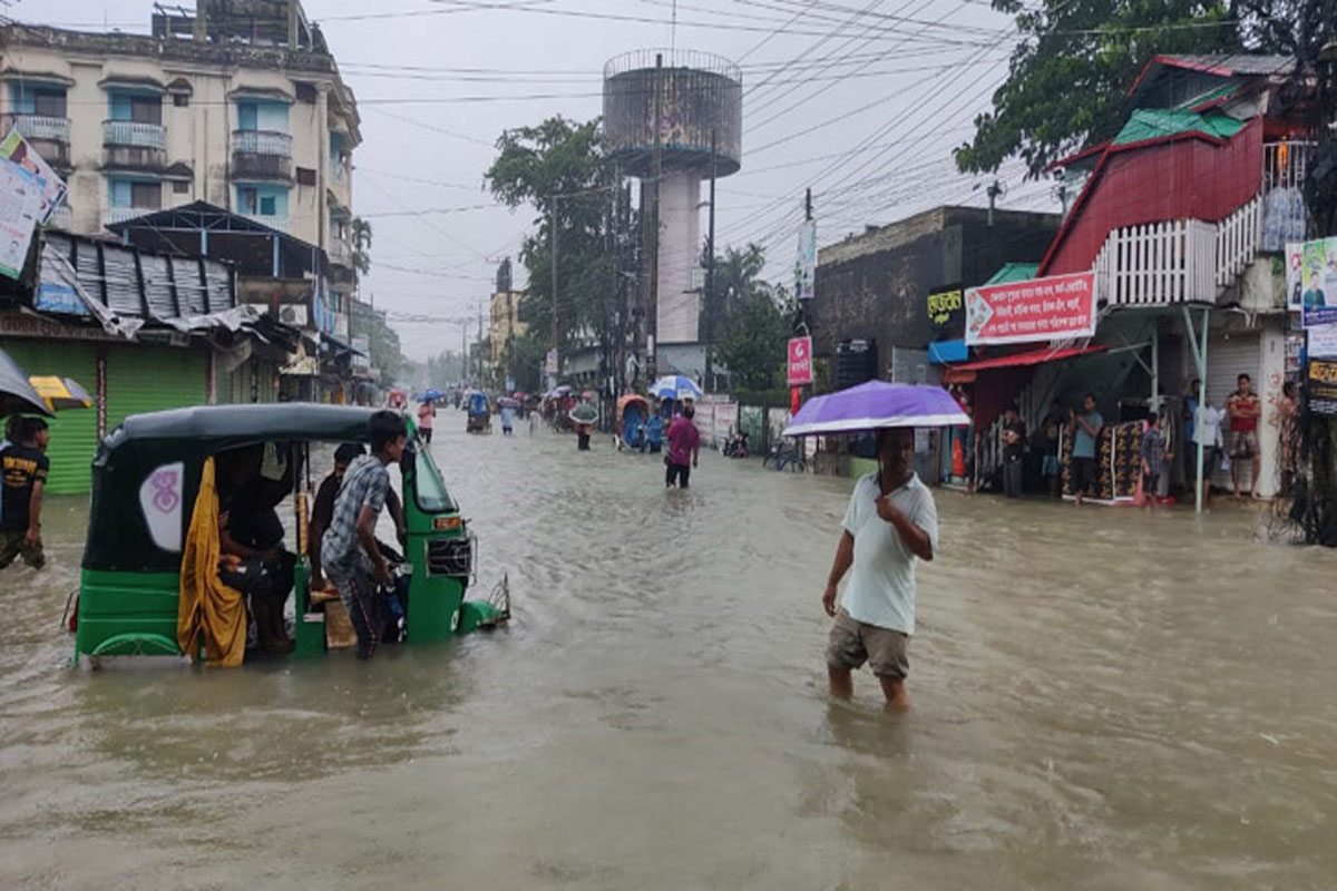 সুনামগঞ্জে আকস্মিক পাহাড়ি ঢল, বন্যার আশঙ্কা