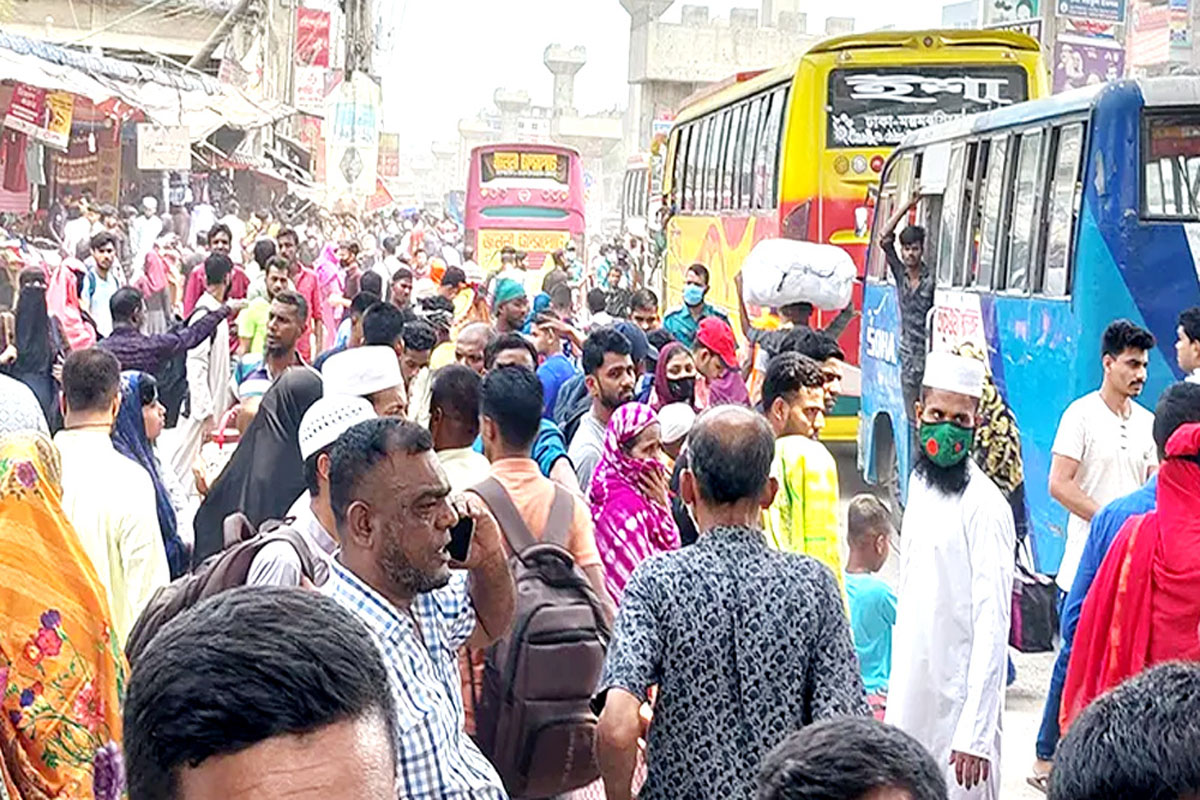 গাড়ি কম যাত্রীর তুলনায়, বাড়তি ভাড়া নেয়ার অভিযোগ