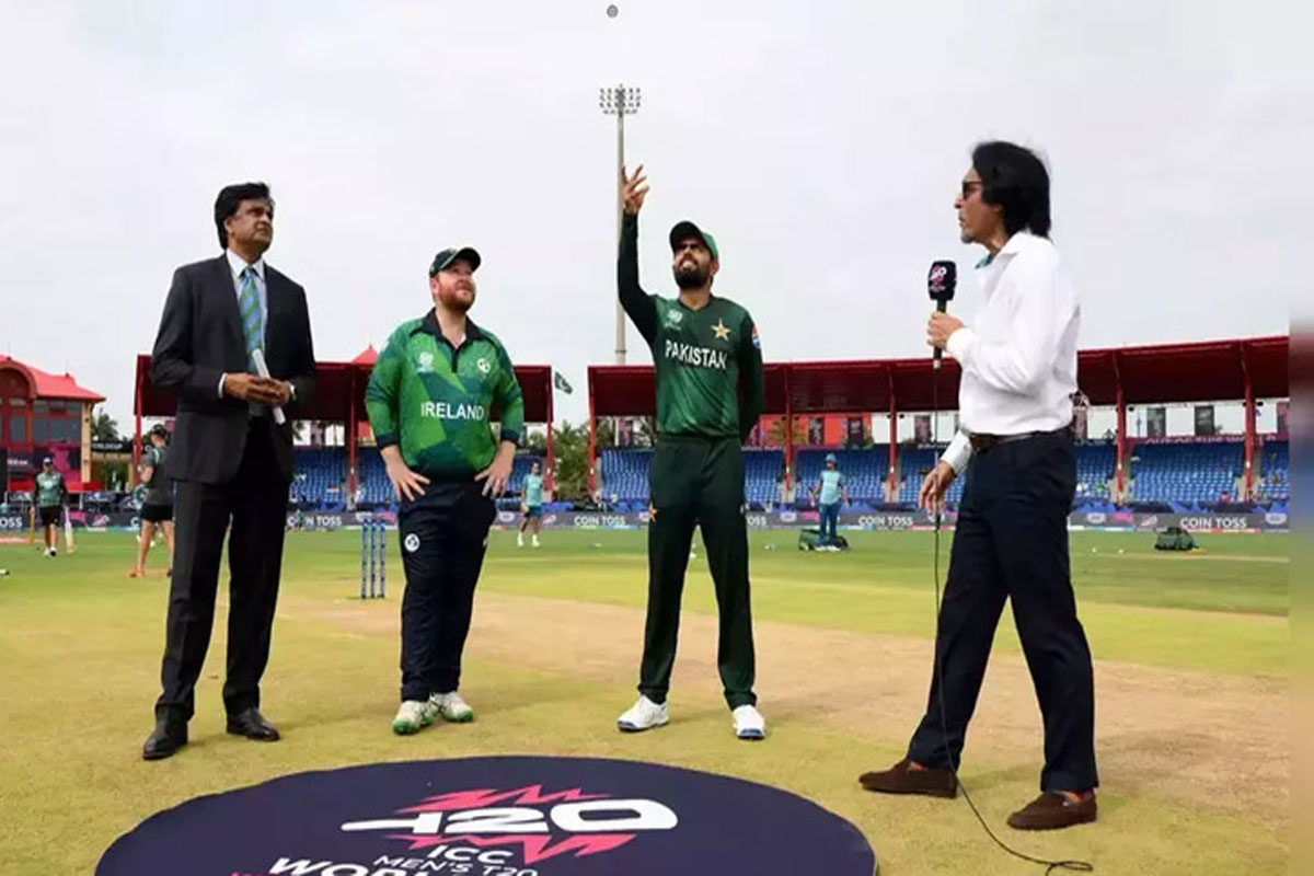 টস জিতে ফিল্ডিংয়ে পাকিস্তান, একাদশে এক পরিবর্তন