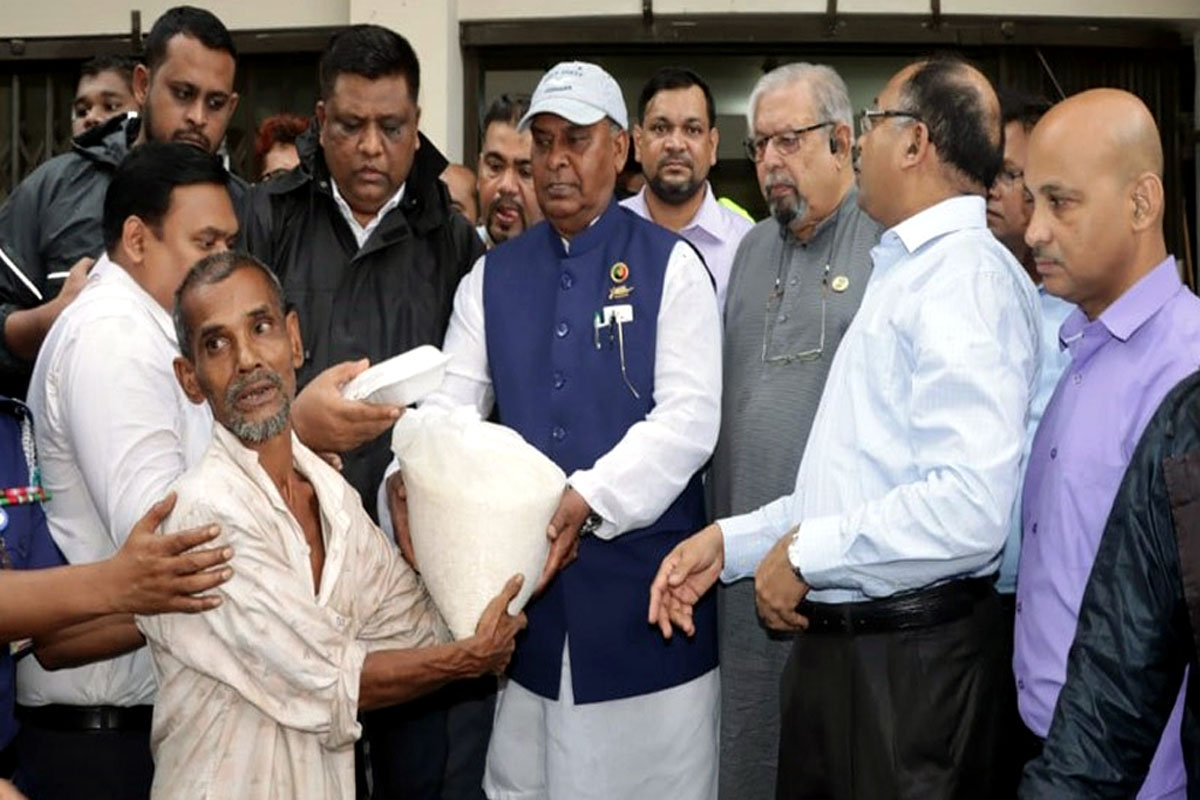 বন্যা পরিস্থিতি গভীরভাবে পর্যবেক্ষণ করছেন প্রধানমন্ত্রী