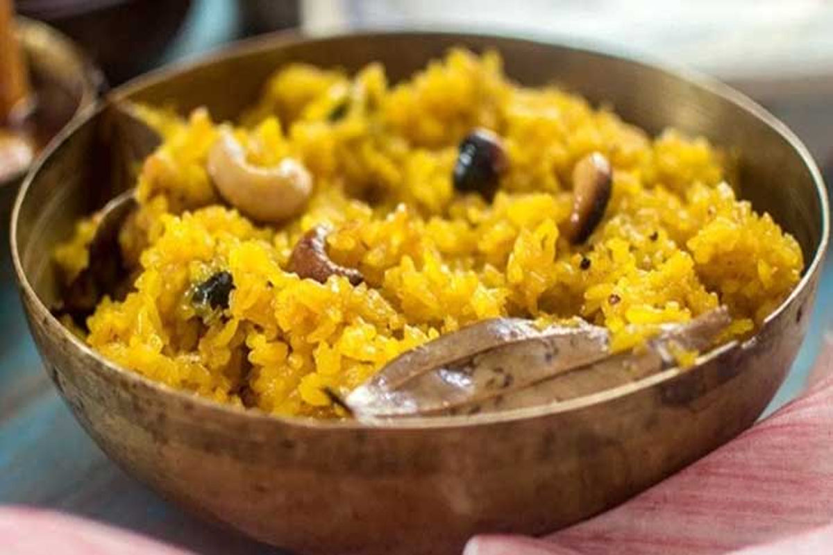 বৃষ্টিদিনে পাতে থাকুক বাসন্তী পোলাও