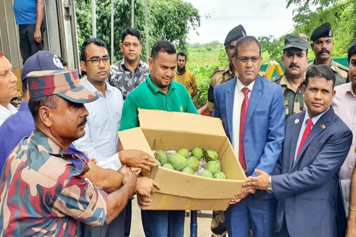 ত্রিপুরার মুখ্যমন্ত্রীর জন্য আম-ইলিশ-রসগোল্লা পাঠালেন প্রধানমন্ত্রী