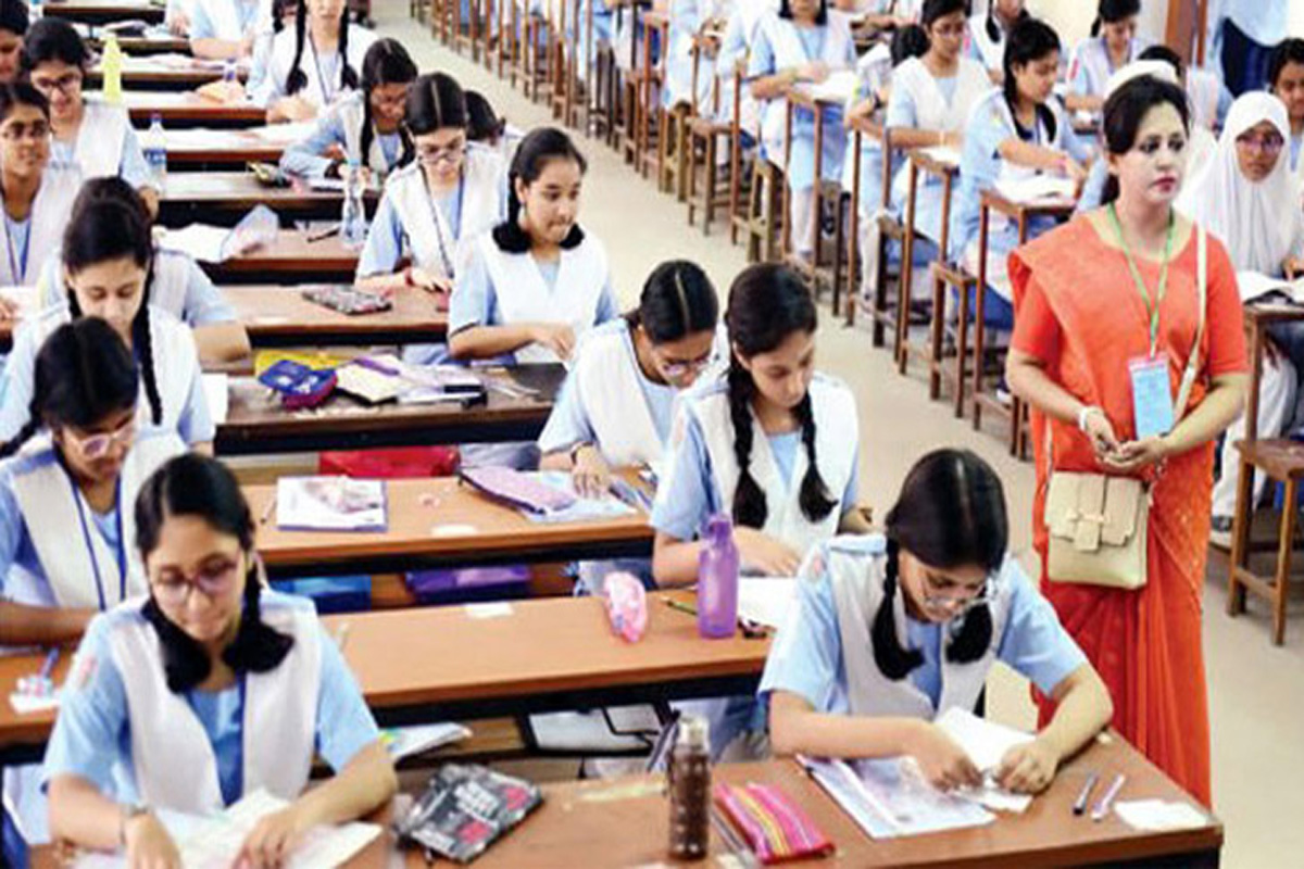 ফেসবুকে ছড়ানো বিজ্ঞপ্তি ভুয়া, ৩০ জুনই এইচএসসি পরীক্ষা