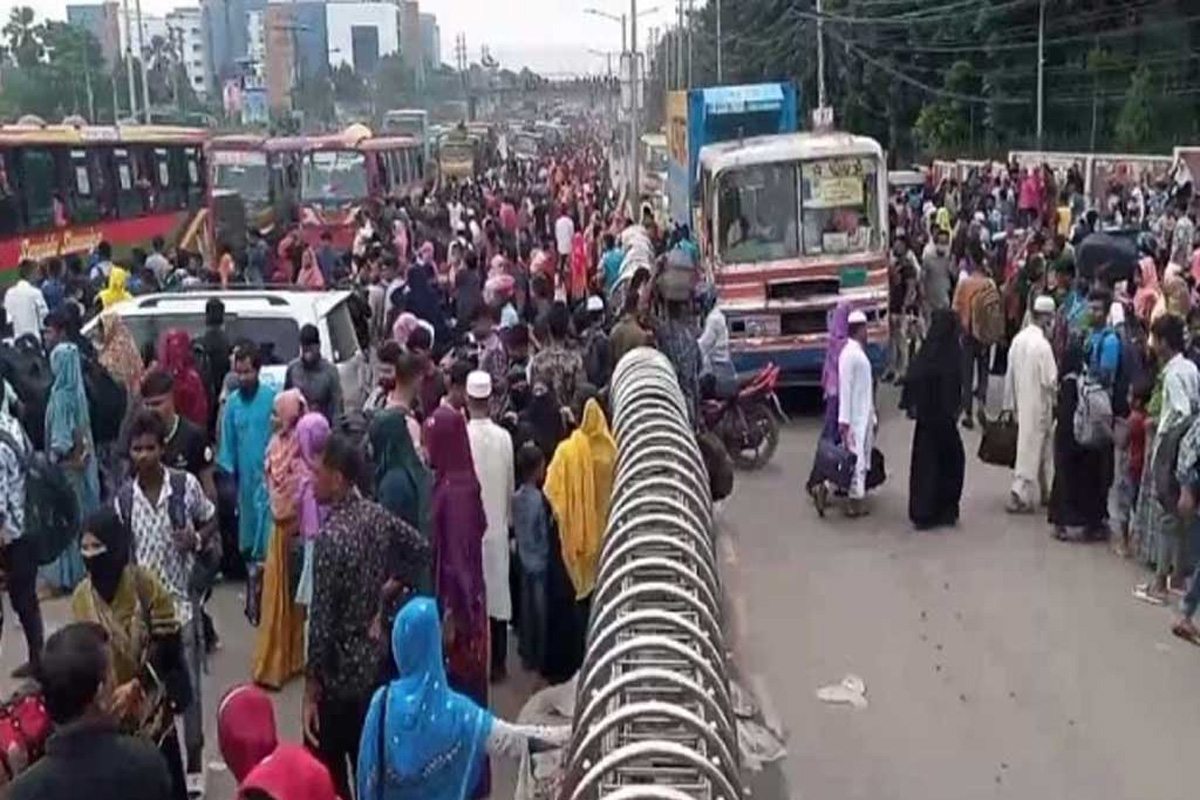 ঈদযাত্রায় ঘরমুখো মানুষের ভোগান্তি চরমে