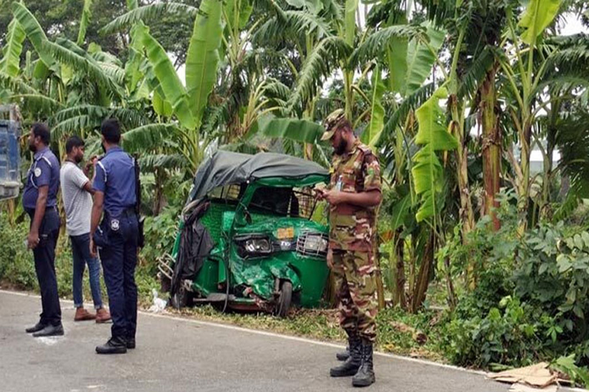 প্রাইভেটকার-সিএনজি মুখোমুখি সংঘর্ষ, নিহত ২