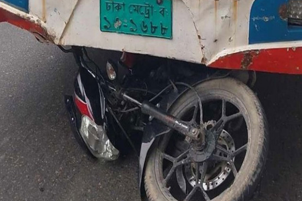 বনানীতে বাসচাপায় প্রাণ গেল মোটরসাইকেল আরোহীর