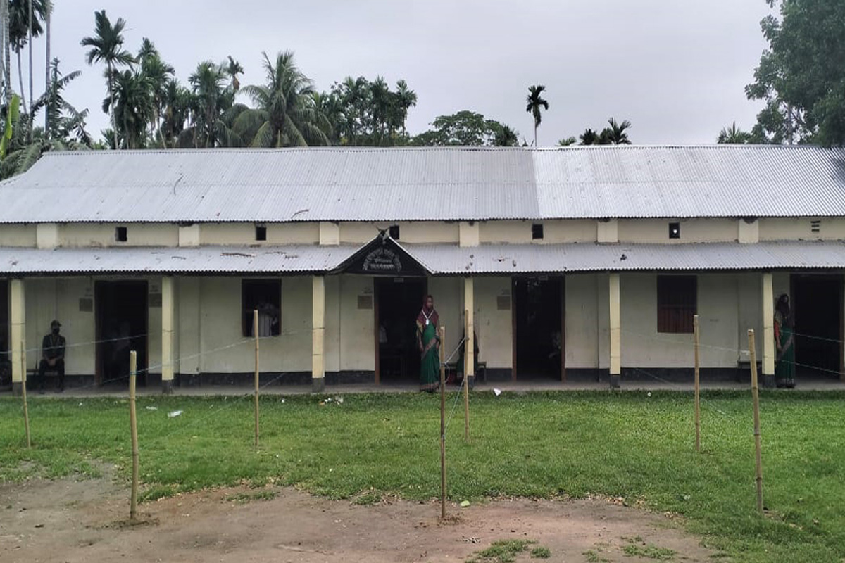 ‌গফরগাঁওয়ের একটি কেন্দ্রে ২ ঘণ্টায় ২ ভোট