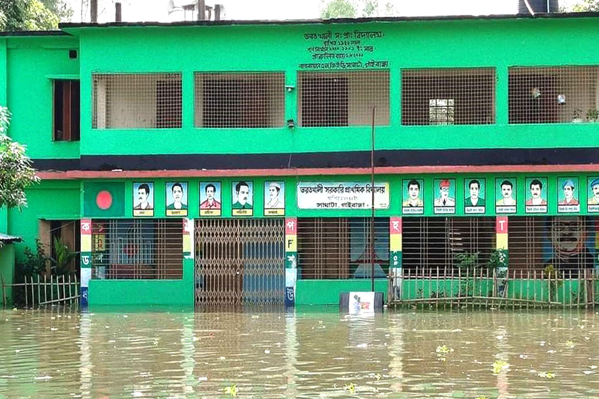 গাইবান্ধার নিম্নাঞ্চল প্লাবিত, পাঠদান বন্ধ ২৯ প্রাথমিক বিদ্যালয়ে