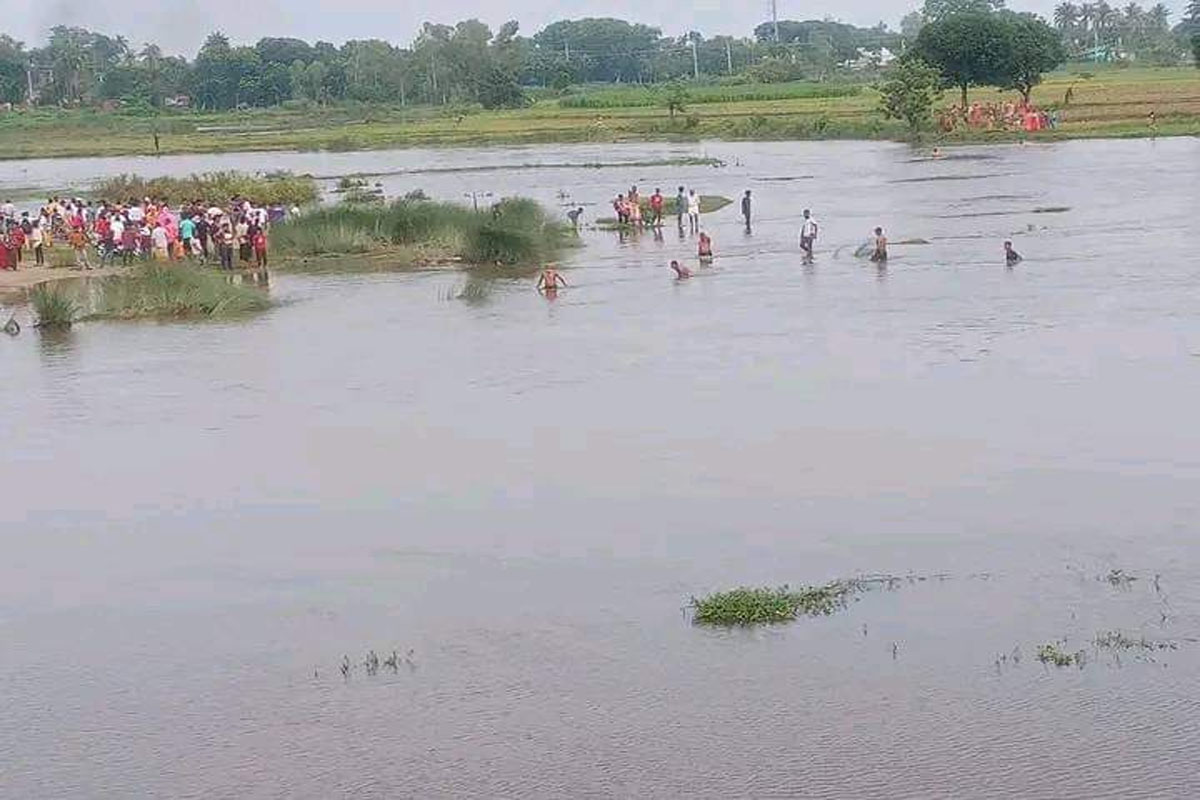 রাণীশংকৈলে নদীতে গোসল করতে নেমে স্কুল ছাত্র নিখোঁজ