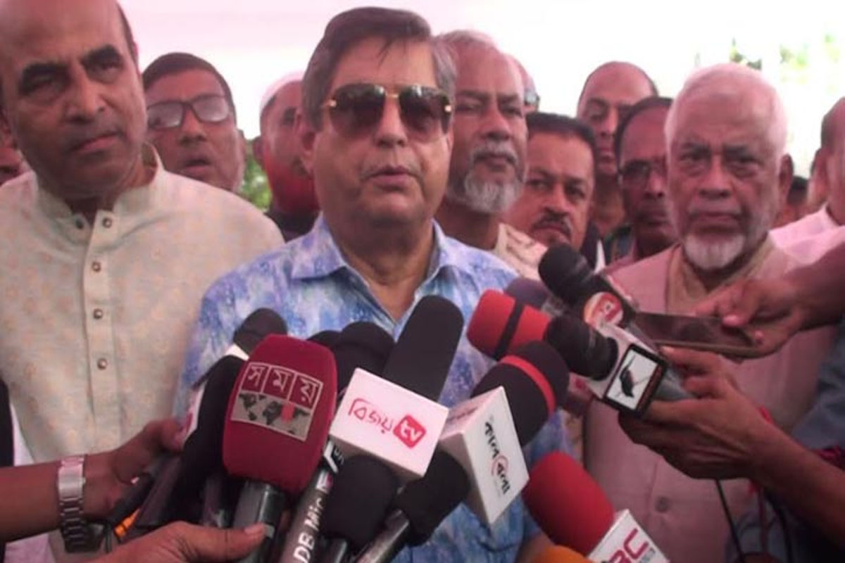 সরকারি কর্মকর্তাদের দুর্নীতির অভিযোগ দলের ভাবমূর্তি ক্ষুন্ন করছে: মন্ত্রী