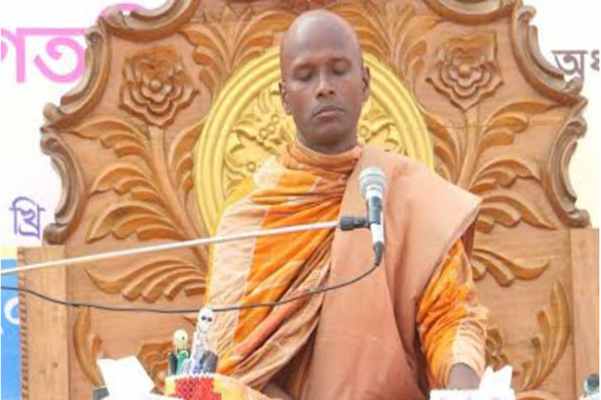বৌদ্ধ ভিক্ষু ড. এফ দীপংকরের ঝুলন্ত লাশ উদ্ধার, টেবিলে ছিল চিঠি