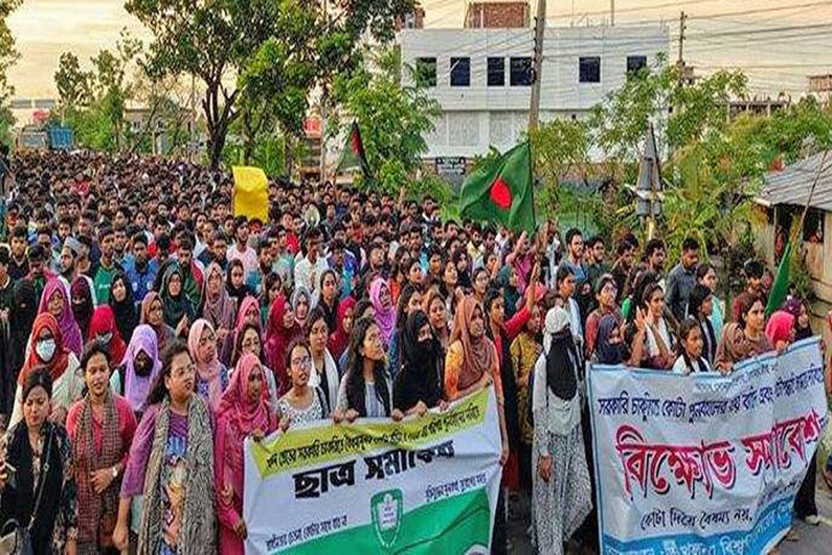 খুবি ও কুয়েট শিক্ষার্থীদের জিরো পয়েন্ট অবরোধ