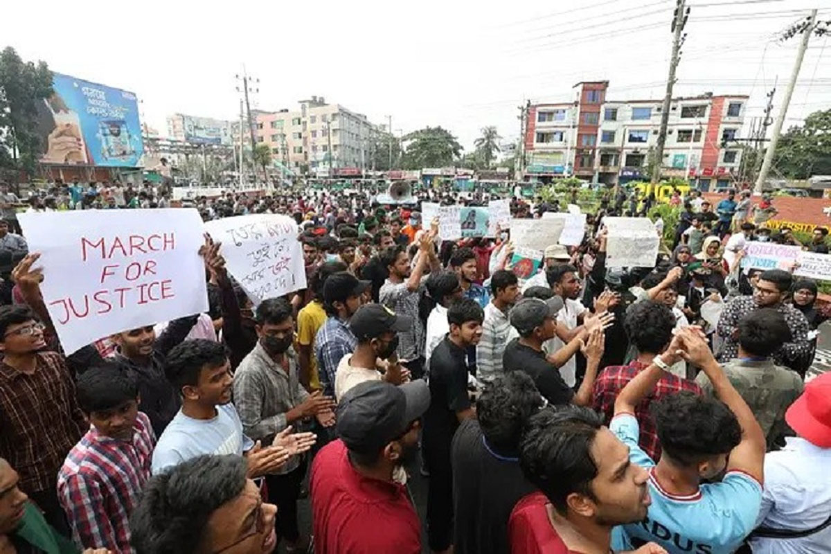 পুলিশের বাধা উপেক্ষা করে ‘মার্চ ফর জাস্টিস’ সমর্থনে বিভিন্ন স্থানে বিক্ষোভ