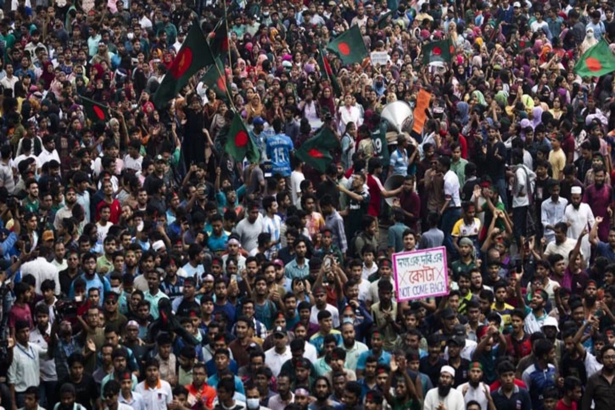 শুক্রবারের কর্মসূচি ঘোষণা দিয়ে শাহবাগ ছাড়লেন আন্দোলনকারীরা