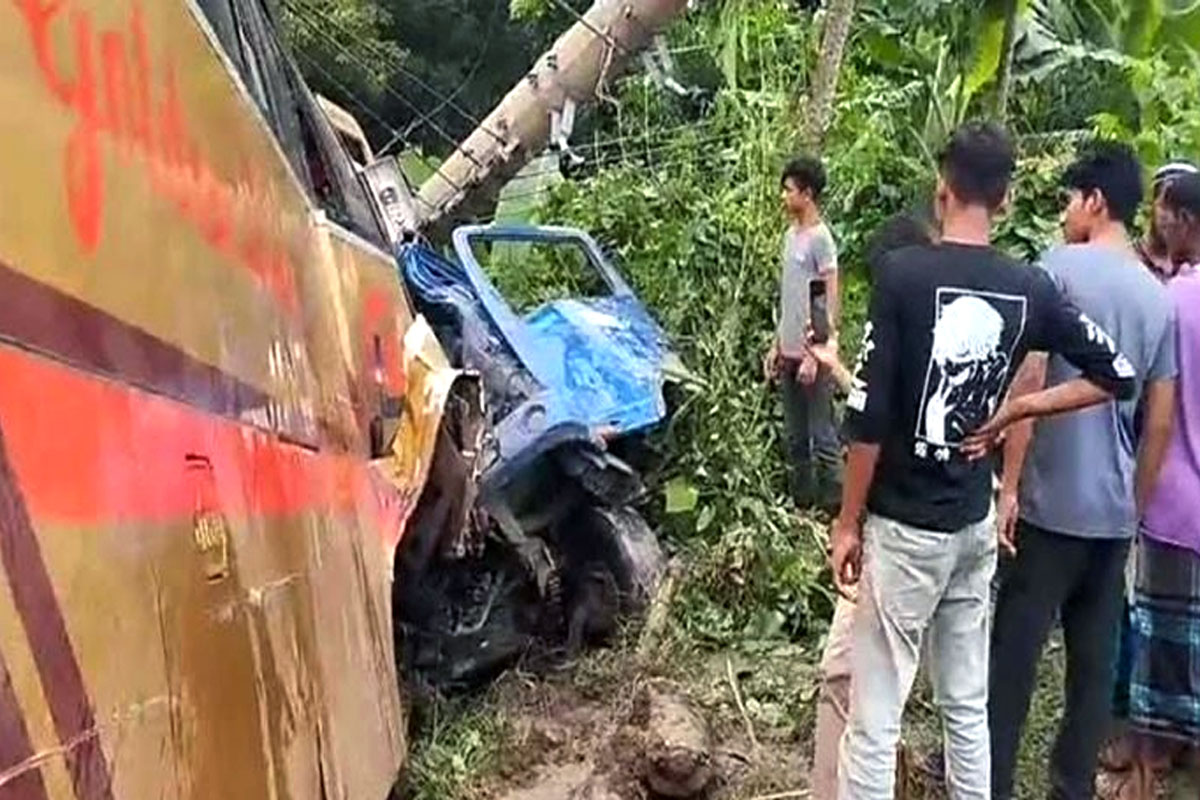 বাস-পিকআপ সংঘর্ষে নিহত দুই, আহত ১০