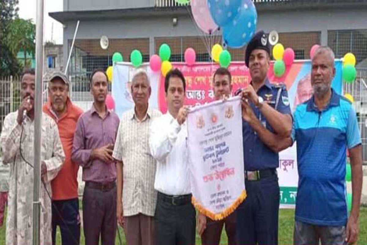 নড়াইলে বঙ্গবন্ধু শেখ মুজিবুর রহমান কলেজ ফুটবল টুর্নামেন্ট উদ্বোধন