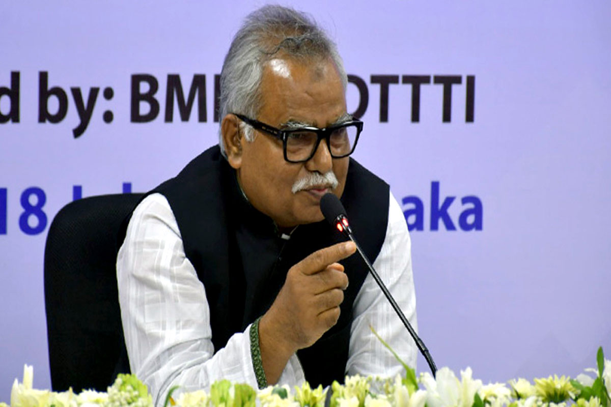 কর্মীদের দক্ষ করে বিদেশে পাঠাতে হবে