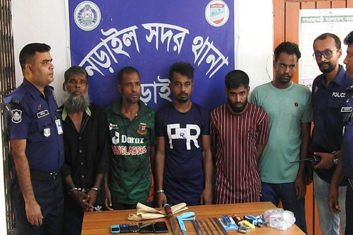 নড়াইলে ১০ কেজি গাঁজাসহ ৩জন মাদক ব্যবসায়ী গ্রেফতার