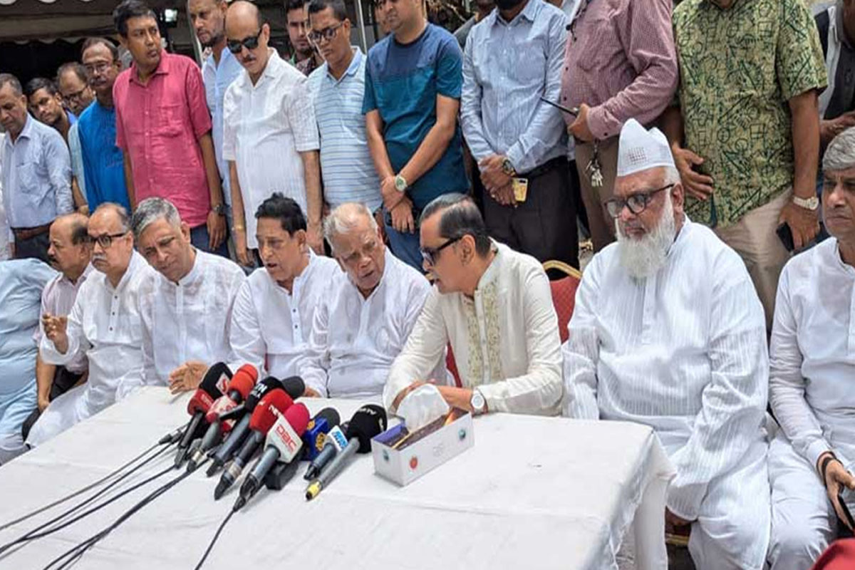 দেশকে অকার্যকর করতেই রাষ্ট্রীয় স্থাপনায় হামলা: আমু