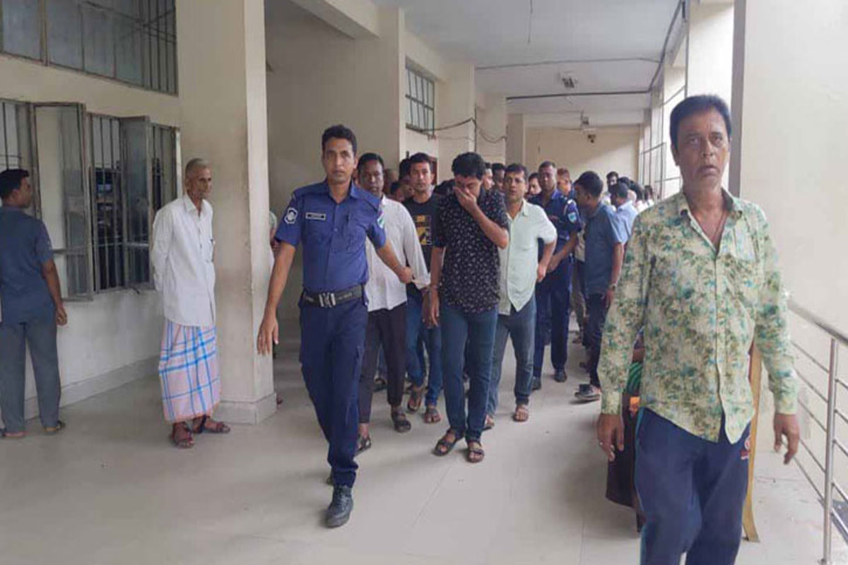 দুদকের মামলায় বাগেরহাট পৌরসভার ১৫ কর্মচারি কারাগারে