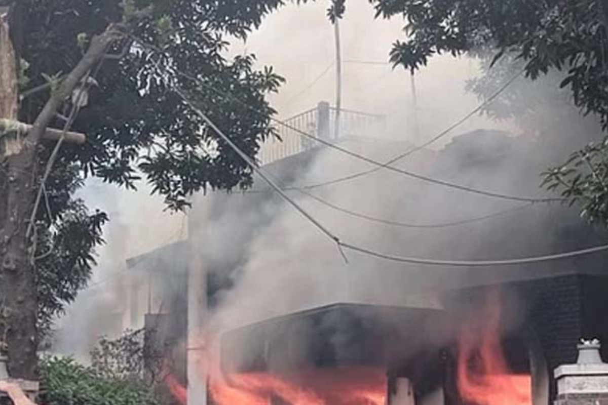 ধানমন্ডির ৩২ নম্বরে বঙ্গবন্ধু ভবনে আগুন