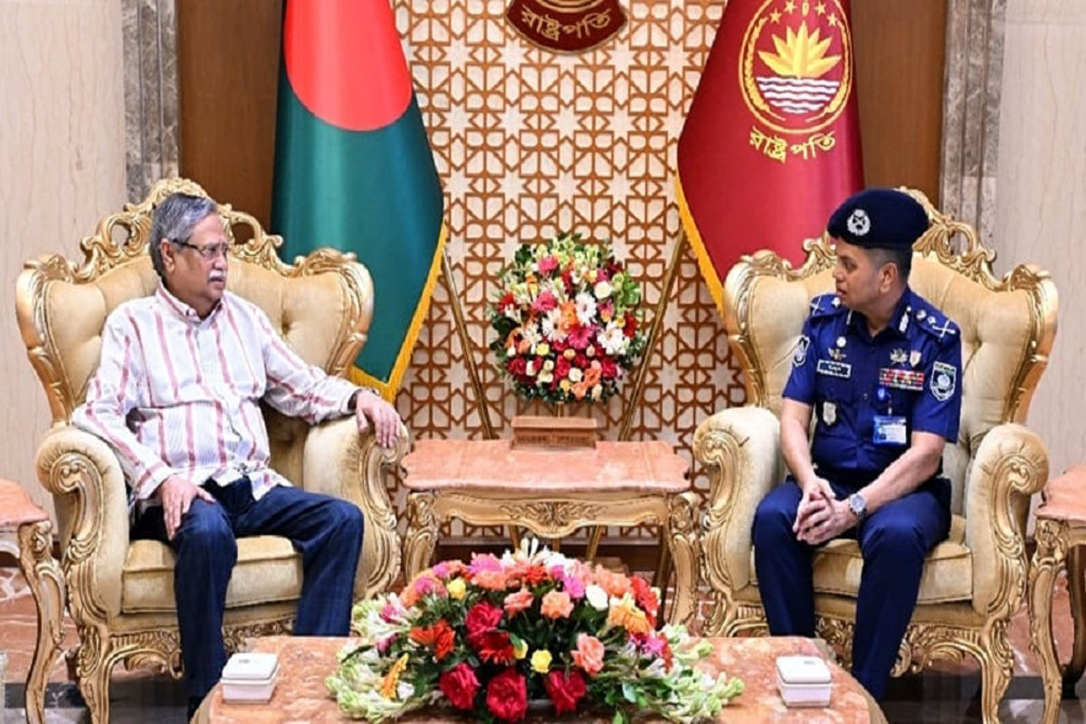 রাষ্ট্রপতির সঙ্গে নবনিযুক্ত আইজিপির সাক্ষাৎ