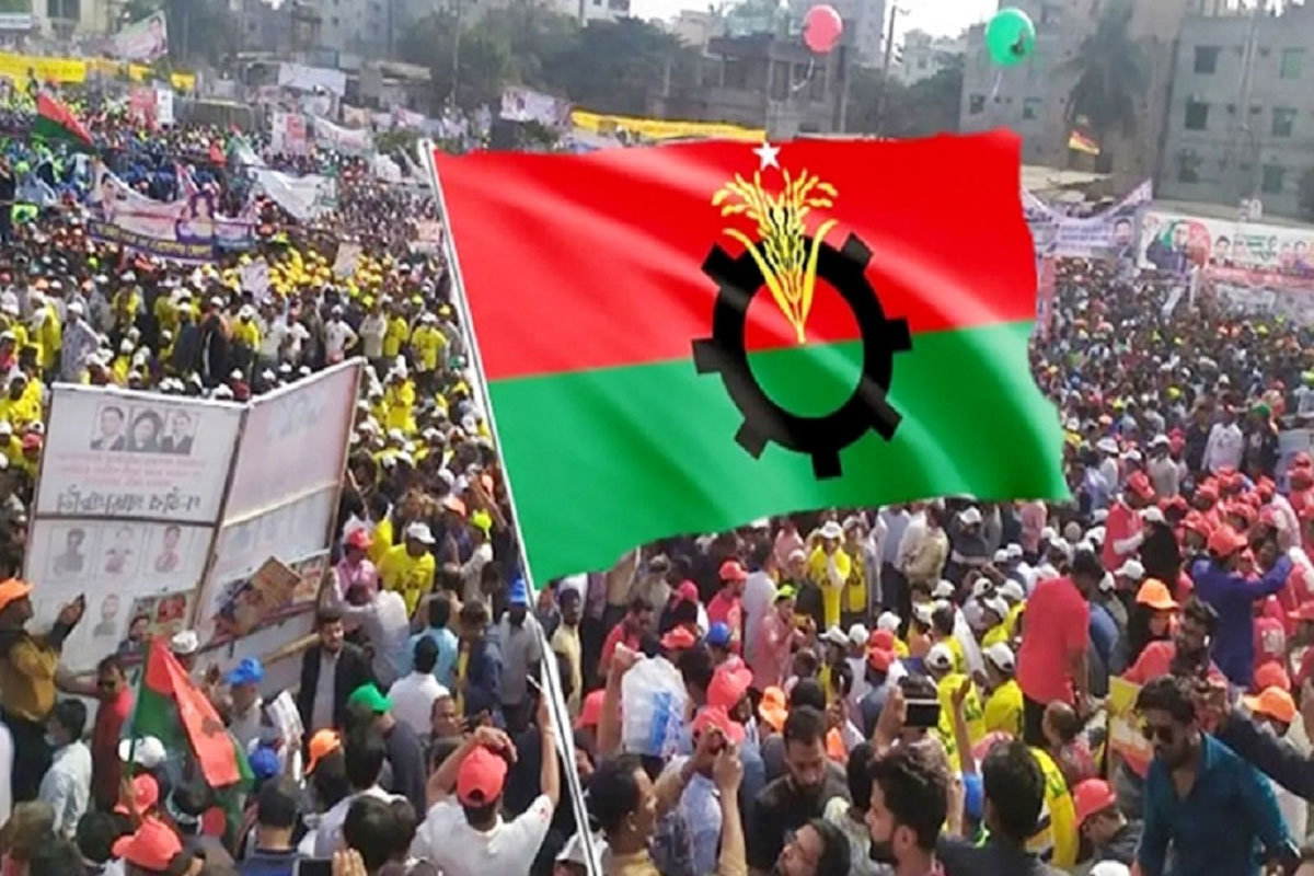 নয়াপল্টনে চলছে বিএনপির সমাবেশ