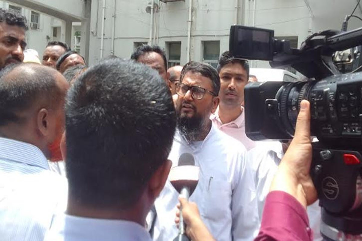 সচিবালয়ে জড়ো হচ্ছেন পদবঞ্চিত কর্মকর্তা-কর্মচারীরা