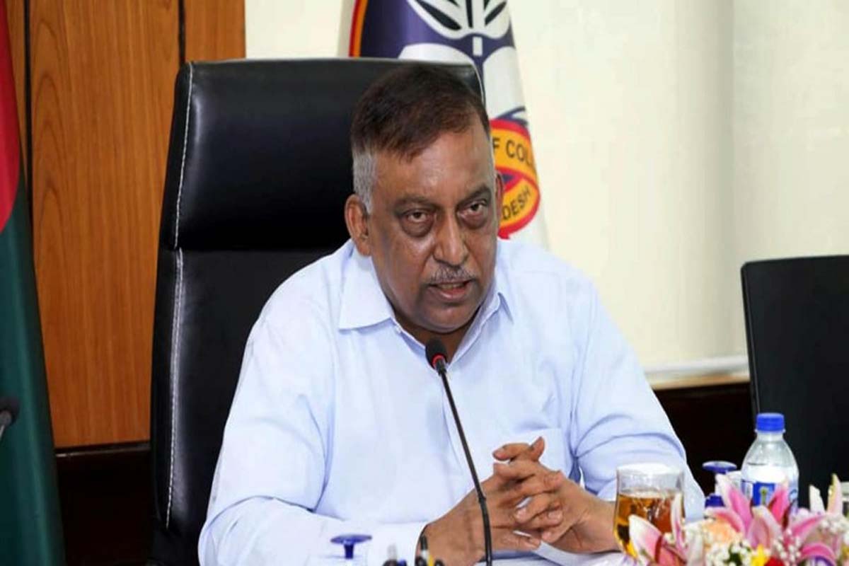 সাবেক স্বরাষ্ট্রমন্ত্রীসহ আট জনের ব্যাংক লেনদেনের তথ্য চেয়ে দুদকের চিঠি