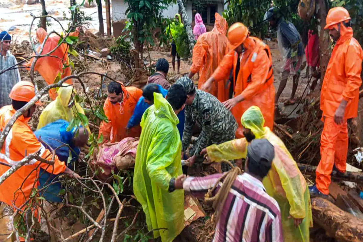 কেরালায় ভূমিধস: ২৮২ জনের মরদেহ উদ্ধার