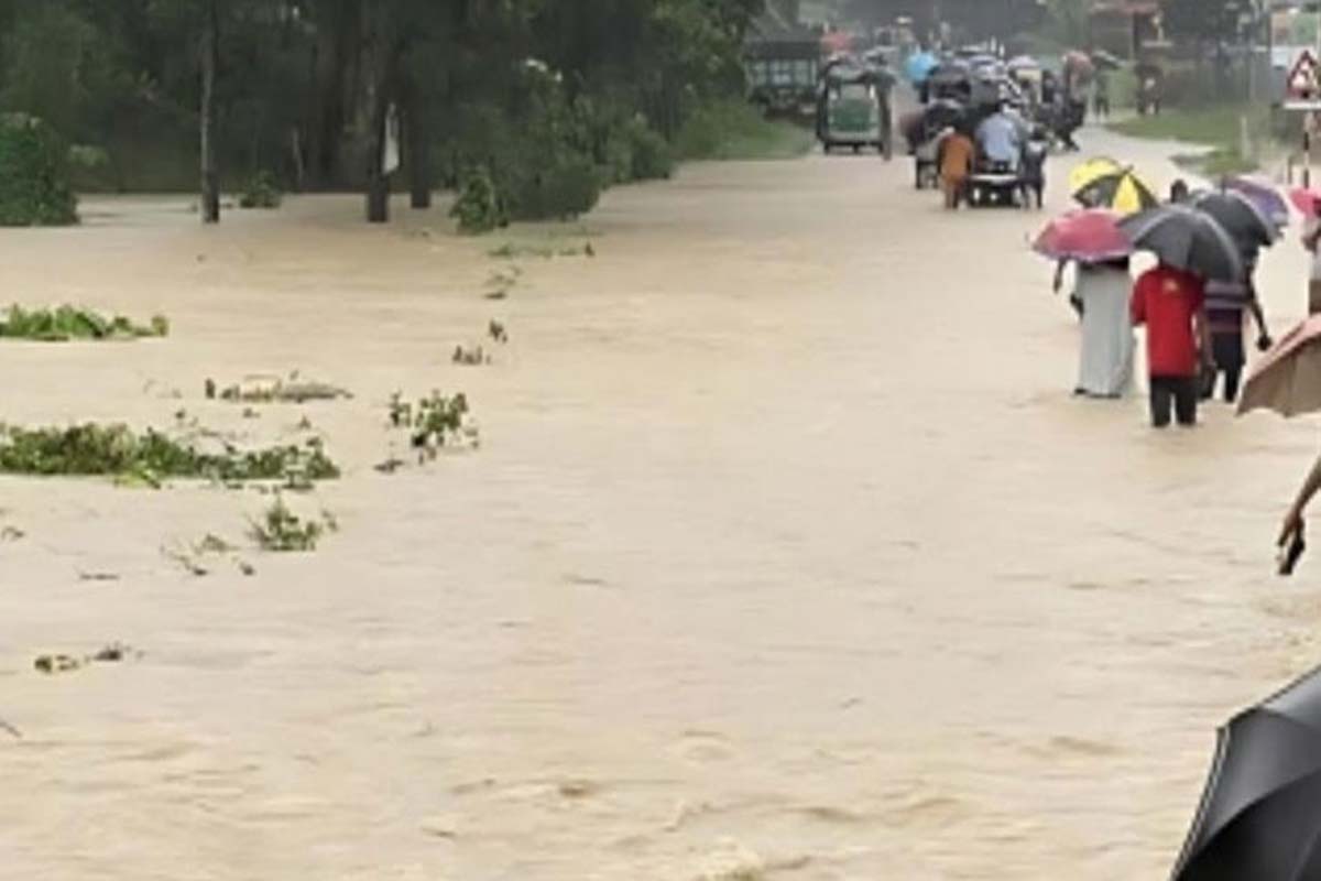 কক্সবাজারে পাহাড়ি ঢলে ভেসে ২ জনের মৃত্যু