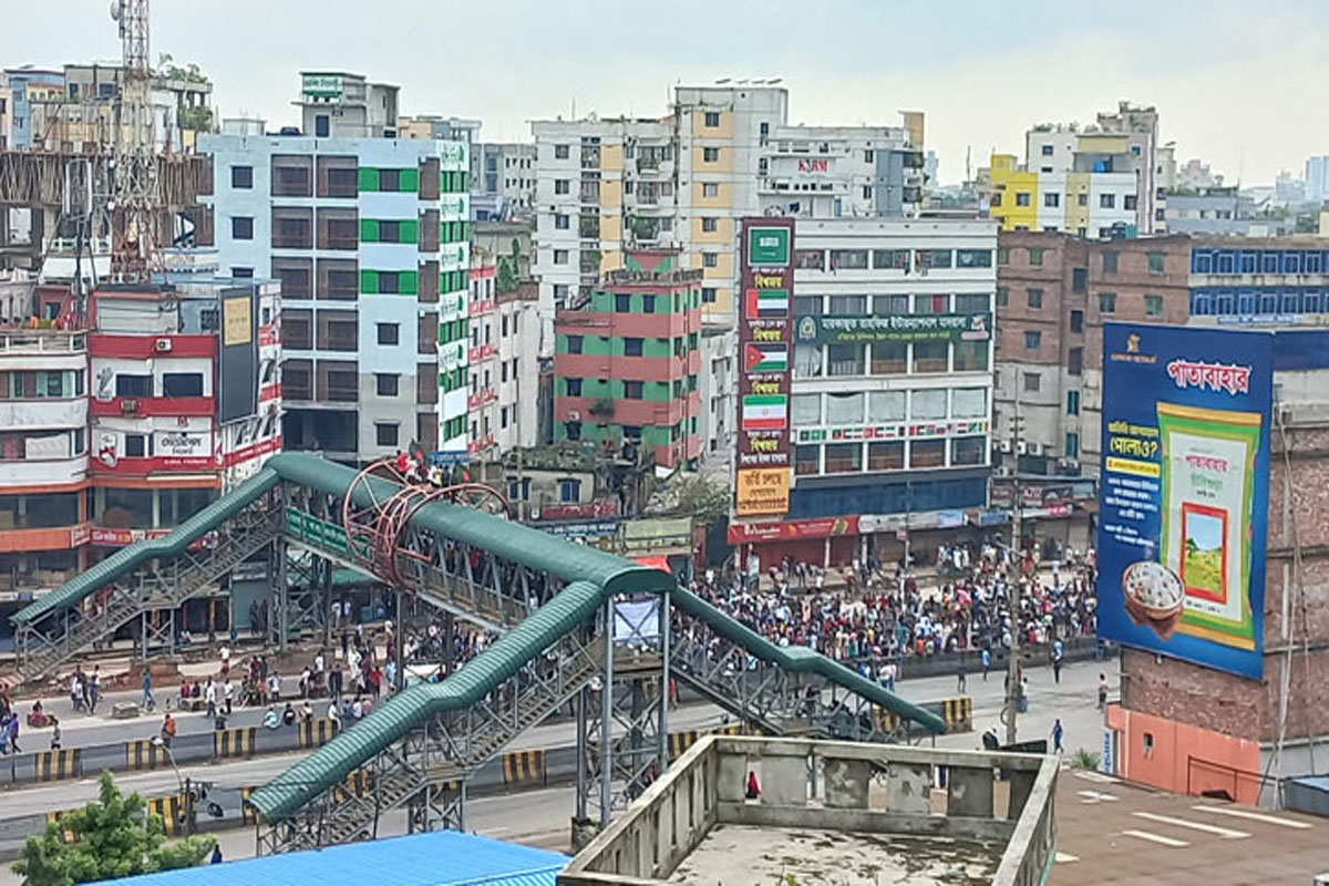 কাজলায় ঢাকা-চট্টগ্রাম মহাসড়ক অবরোধ, যান চলাচল বন্ধ