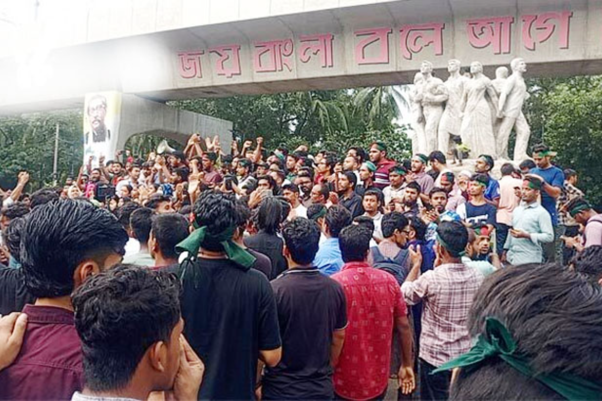 আ.লীগকে পুনর্বাসনের উদ্যোগ নিলে গণভবনের মতো অবস্থার হুঁশিয়ারি সমন্বয়কদের