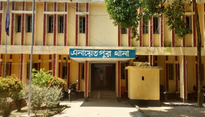 ১৩ পুলিশ সদস্যকে পিটিয়ে হত্যা