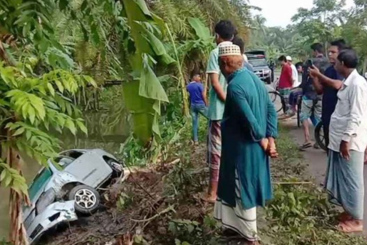 নিয়ন্ত্রণ হারিয়ে প্রাইভেটকার খালে, চার শিশুসহ ৮ জন নিহত
