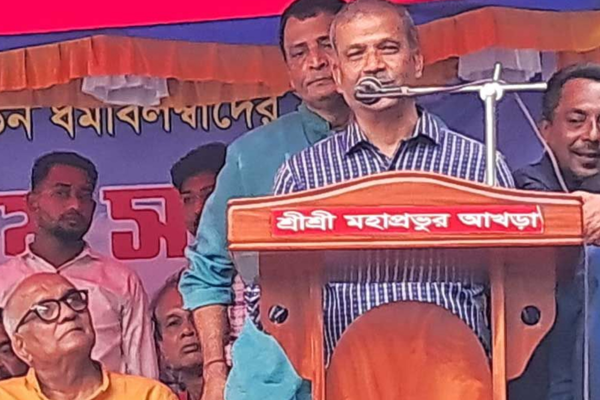 কখনো রাজনৈতিক দলের ফাঁদে পা দেবেন না: আসিফ নজরুল