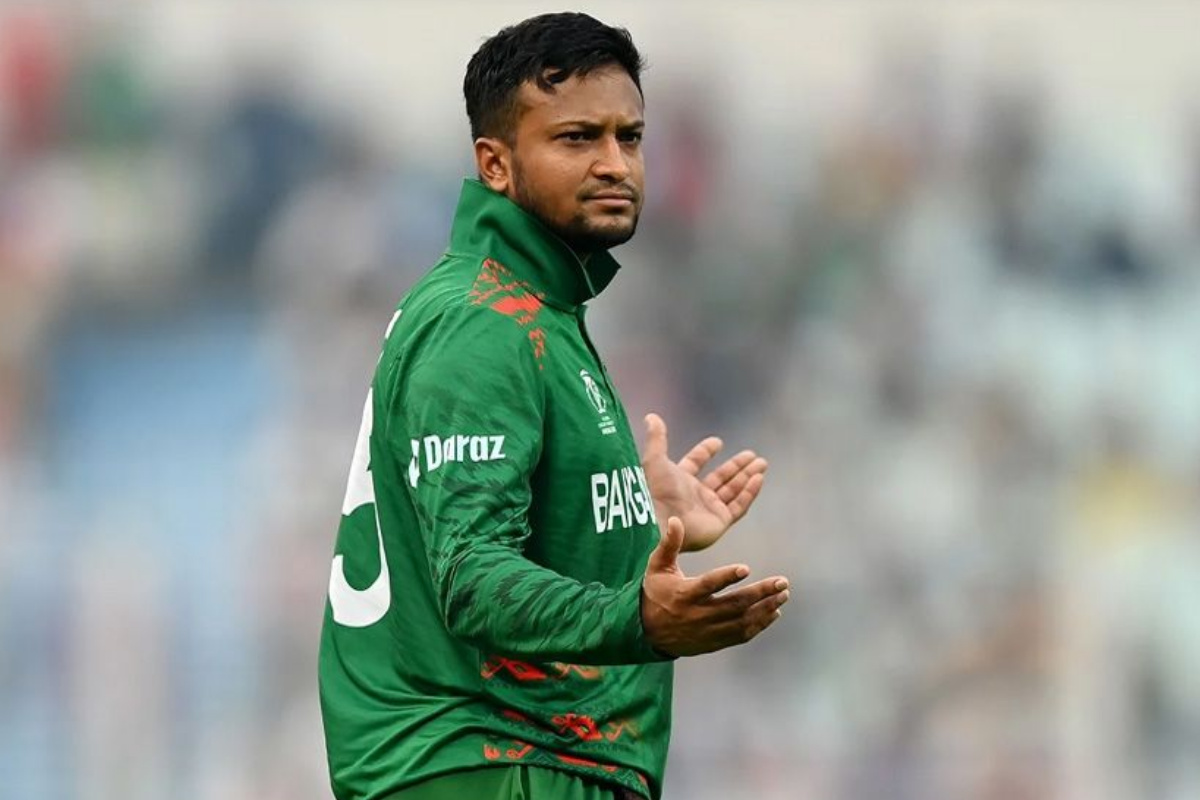 আপনি ভালোবাসুন বা ঘৃণা করুন, পরোয়া করি না: সাকিব